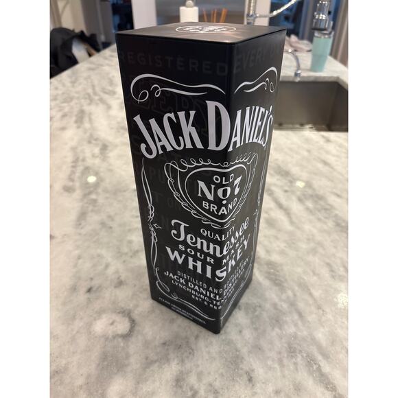 Jack Daniel’s Decorative Tin - Picture 1 of 4